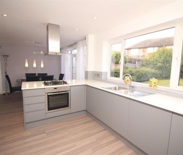 3 bedroom Semi-detached house to rent in Newlands Avenue, Gosforth,... - Photo 2