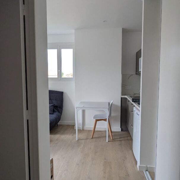 Location Appartement 1 pièce 17m² - Photo 1