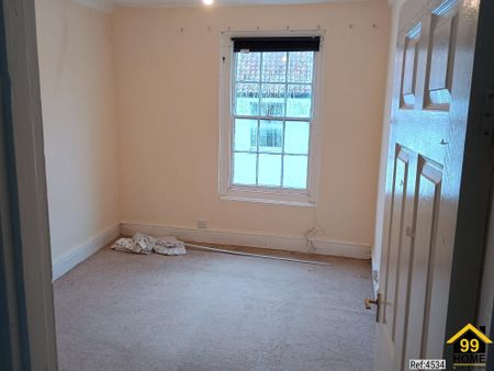 2 bed Maisonette in West Street , Banwell, BS29 6DA - Photo 2