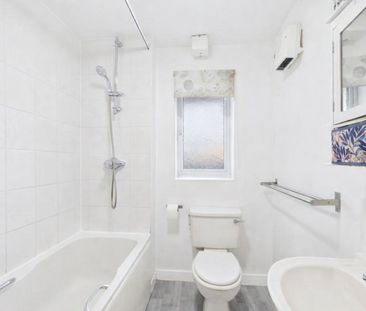 Lloyd Close, Cheltenham, Gloucestershire, GL51 - Photo 4