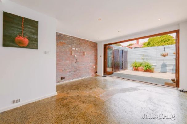 2 Bed, 1 Bath - Photo 1