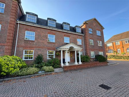 London Road, Camberley, Surrey, GU15 - Photo 4