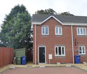 3 bedroom semi-detached house to rent - Photo 6