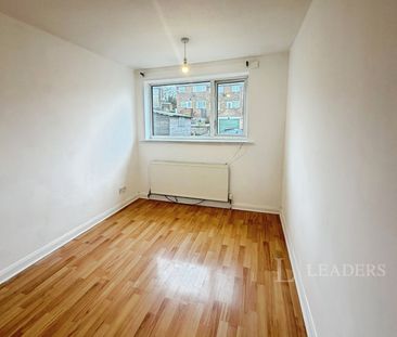 3 bedroom house to rent Greenfinch Close, Brinsworth, Rotherham, So... - Photo 5