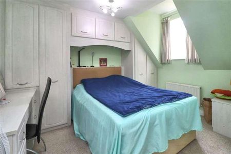 Woking, Surrey, GU22 - Photo 4