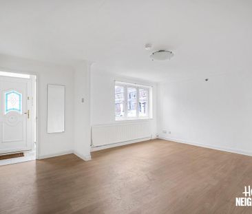 3 bedroom end of terrace house to rent - Photo 1