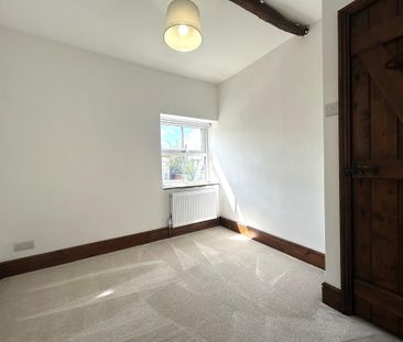 2 bedroom cottage to rent - Photo 2