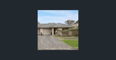 Light & Airy 3 Bedroom Duplex Close to all Amenities - Photo 3