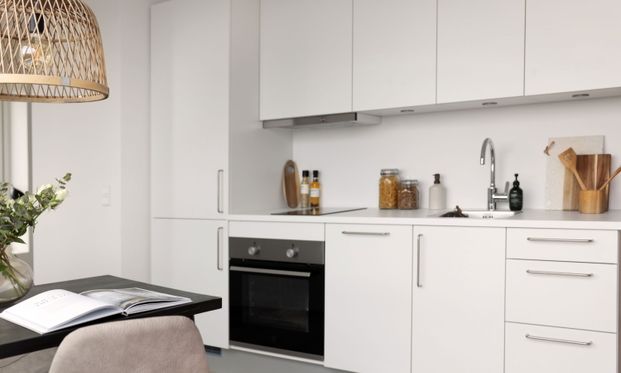 Indretningsvenlig 1-vær. lejl. med stort badeværelse og køkken-alrum - Foto 1