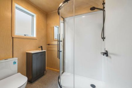 Tasefully renovated and spacious - Photo 5