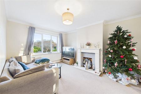 4 bedroom detached house to rent - Photo 2