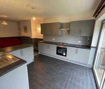 St Annes Road 5 Bedroom House - Photo 2