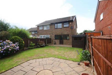 3 bedroom semi-detached house to rent - Photo 3
