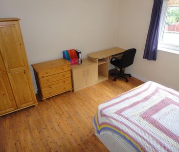 8 bedroom semi-detached house to rent - Photo 6