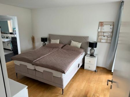 Stilvolle 4.5-Zimmerwohnung mit grossem Balkon - Foto 5