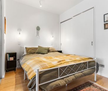 Superb Apartment with Carpark - Photo 5