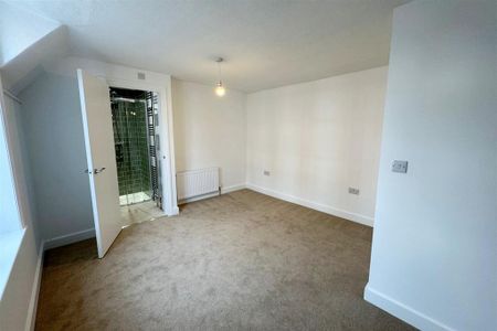 3 bedroom terraced house to rent - Photo 5