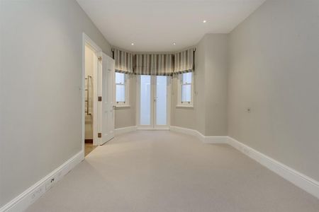 5 bedroom detached house to rent - Photo 3