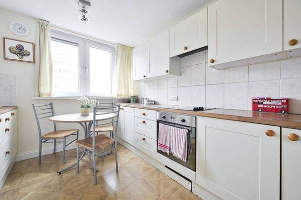 3 bedroom flat to rent - Photo 1