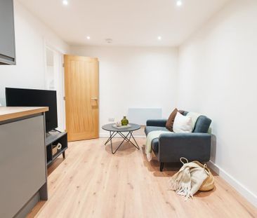 2 bedroom apartment to rent - Photo 6