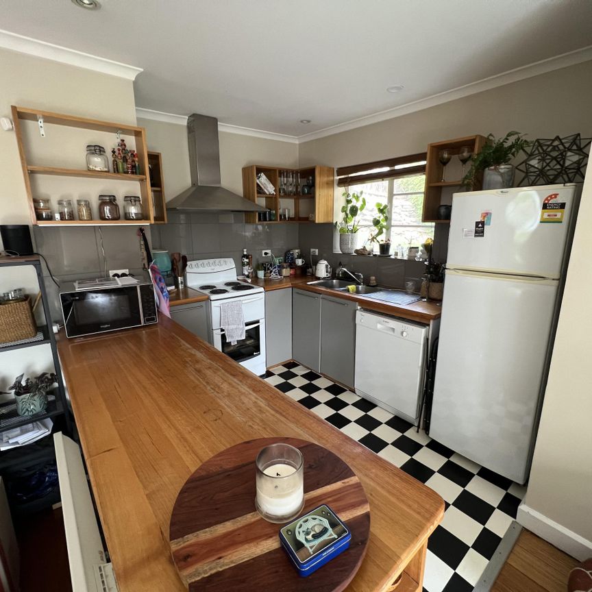 Cosy North Hobart Apartment - Photo 1