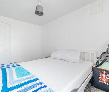 3 bedroom end of terrace house to rent - Photo 4