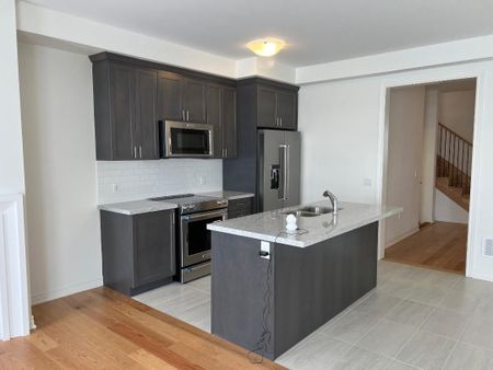 For Lease - 105 Picardy Drive, Hamilton, Ontario - Photo 5