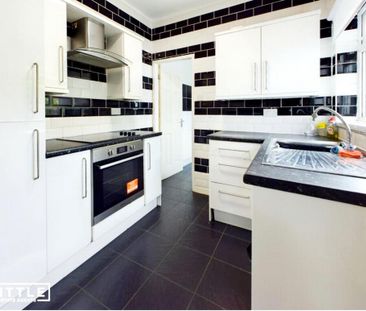 3 bedroom terraced house to rent - Photo 5