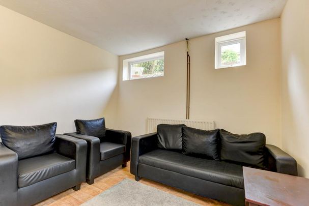 5 bedroom house to rent - Photo 1