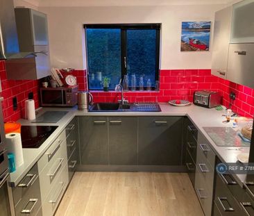 2 bedroom semi-detached house to rent - Photo 5