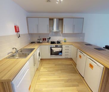 3 bedroom ground floor flat to rent - Photo 5