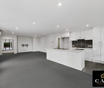 Stylish & Low-Maintenance Home with Entertainer’s Appeal - Photo 6