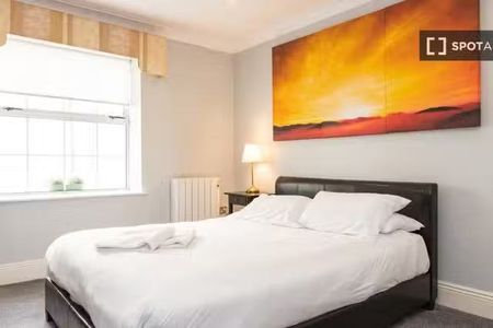 2-bedroom apartment for rent in Pembroke, Dublin - Photo 4