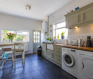 3 bedroom terraced house to rent - Photo 2