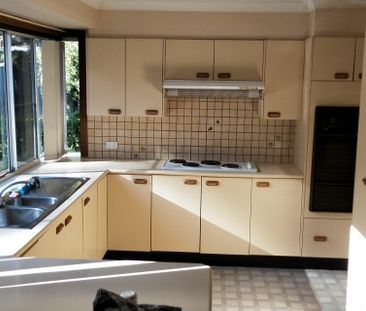 Charming 2-Bedroom Brick Home - Photo 4