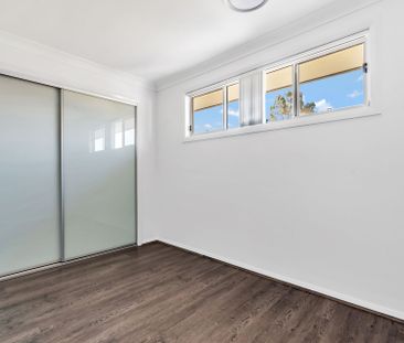 "BRAND NEW TOWNHOUSE - NEXT TO TRAIN STATION" - Photo 6