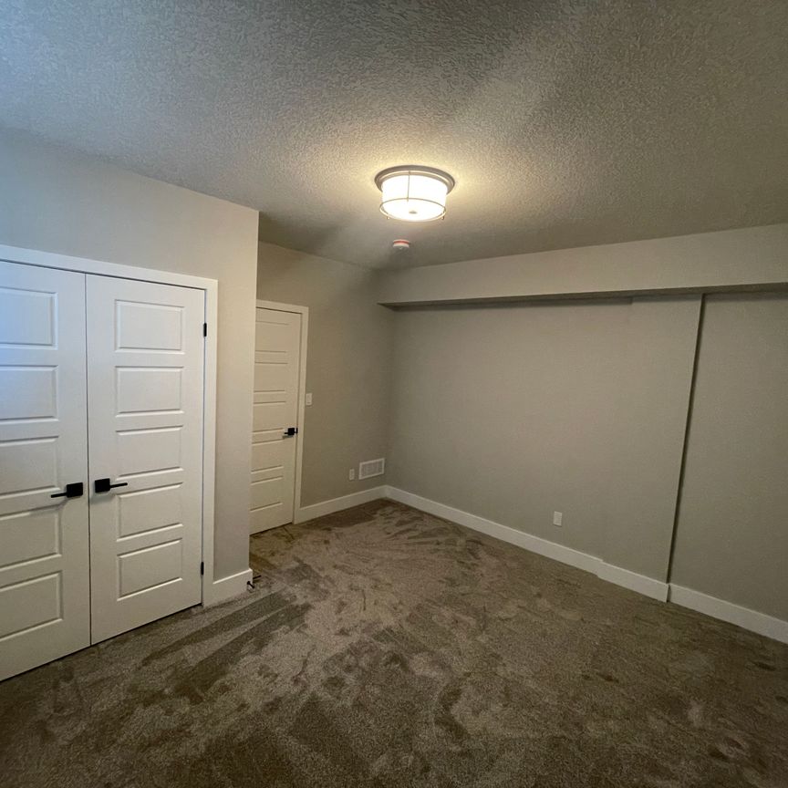 For Lease - 27 Hollybrook Trail Unit# Lower, Kitchener, Ontario - Photo 1