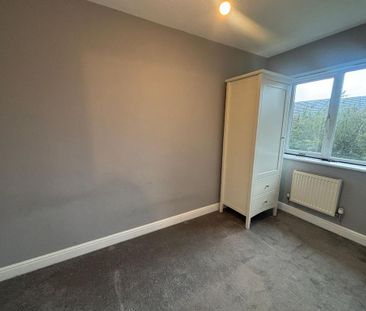 2 bedroom end of terrace house to rent - Photo 3