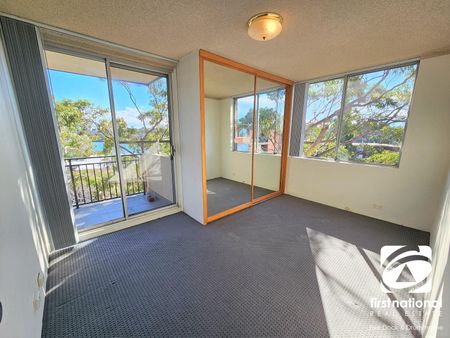 Spacious 2 Bedroom Unit with Remote Garage + Storeroom - Photo 3