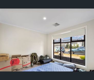 Modern Two Bedroom home in wanted locale - Photo 6