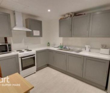 1 bedroom in a house share to rent - Photo 3