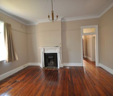 CHARACTER 3 Bedroom HOME WITH 2 DRIVEWAYS - Photo 1