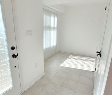 For Lease - 31 FAIRLANE Avenue, Barrie, Ontario - Photo 2