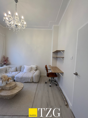 MOVE-IN READY STUDIO WITH MODERN KITCHEN AND NATURAL LIGHT - Photo 1