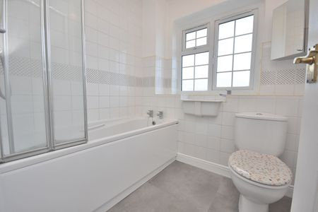 2 bedroom end terraced house to rent, - Photo 5