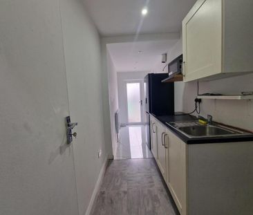 Studio to rent - Photo 3