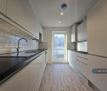 2 bedroom terraced house to rent - Photo 4