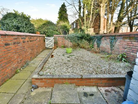Terraced House to rent on - Photo 4
