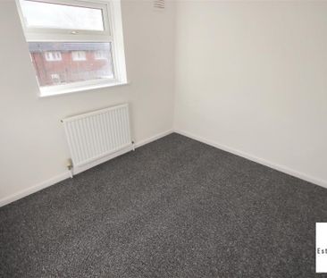 3 Bedroom House - Mid Terrace To Let - Photo 6