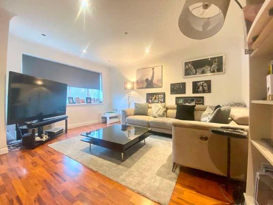 Great Oak Drive, Altrincham, WA15 - Photo 1